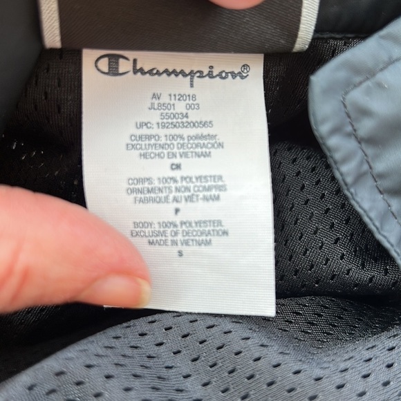 Champion Crop Bottom Full Sleeve Zip Windbreaker Jacket S - Picture 6 of 6